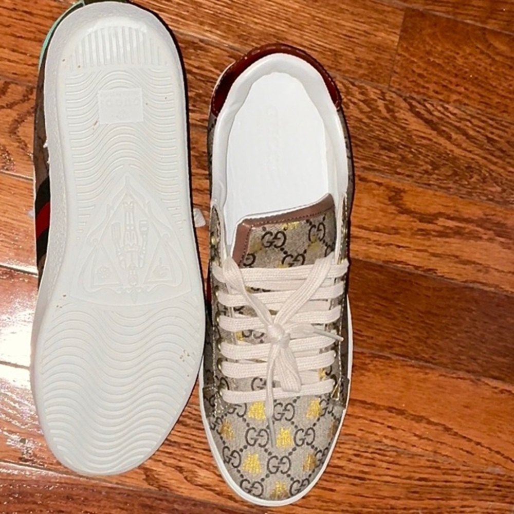 Gucci Beige GG Canvas Sneakers with Gold Bee Detail - Picture 2 of 3